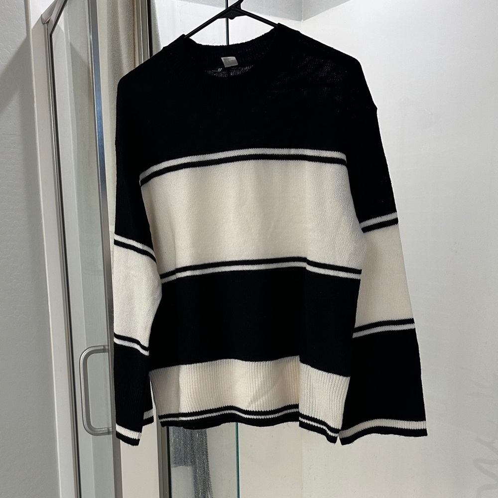 H&M Divided striped  Knit Top